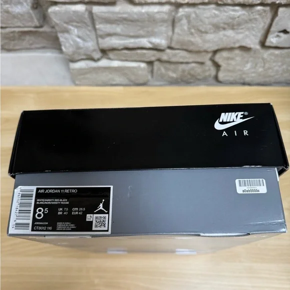 EUC Air Jordan 11 Retro Varsity Red/Cherry Men Size 8.5 - Picture 5 of 13